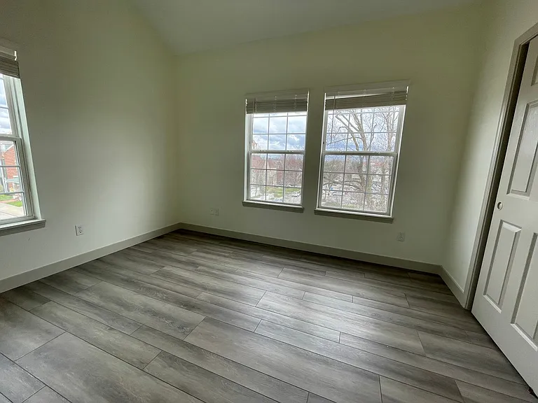 125 N Washington St — Photo 169