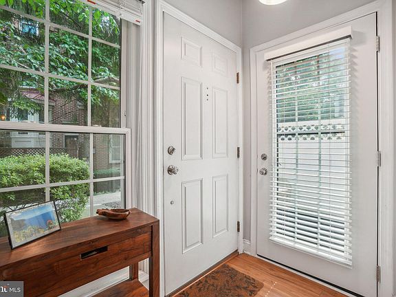 3rd image of 2350 Garnett Dr #4