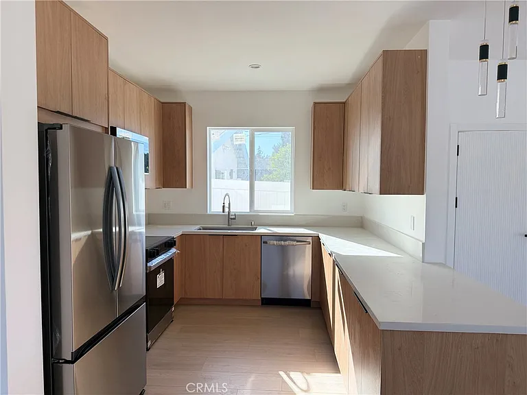22913 Sherman Way — Photo 5