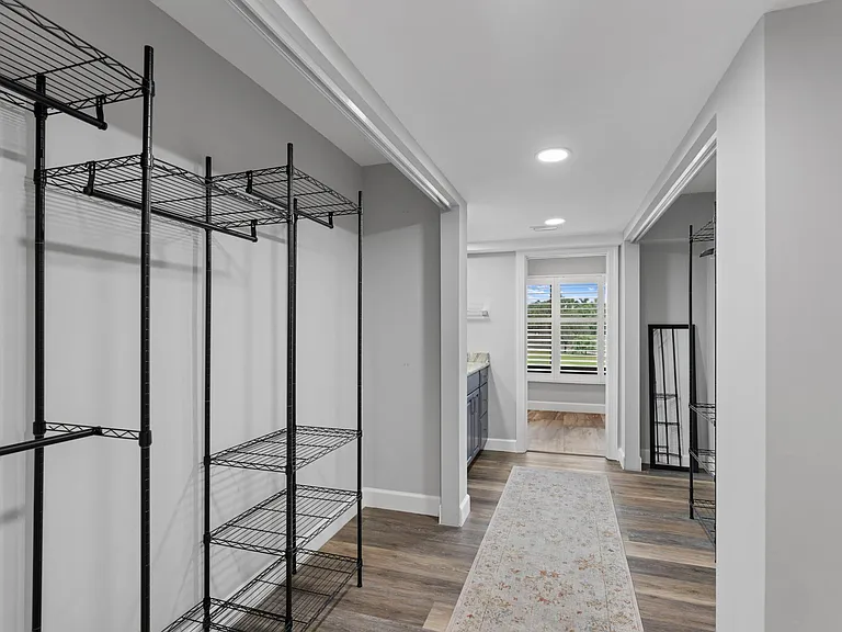 2435 Presidential Way #G — Photo 24