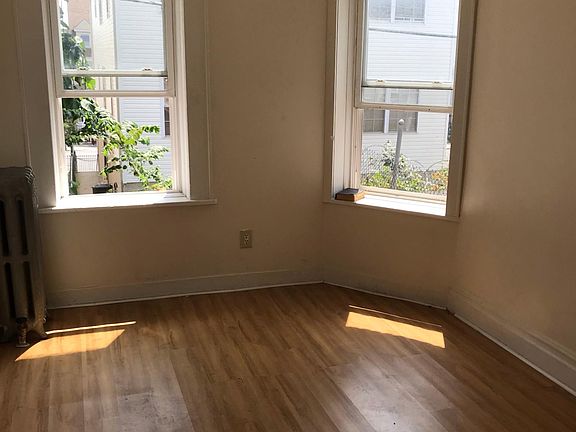2nd image of 215 Clifton Ave APT 4