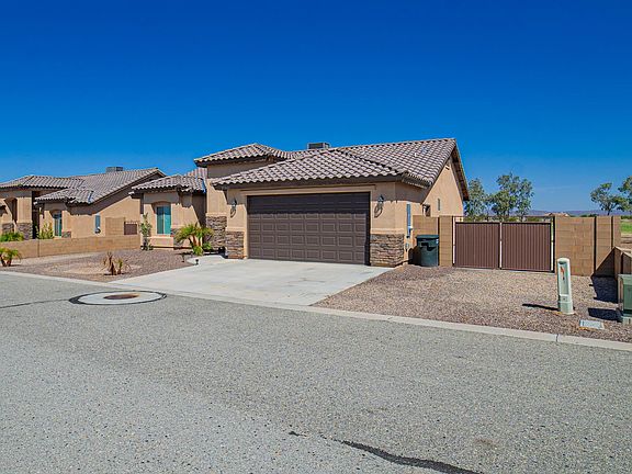 2nd image of 27266 Mesquite Ave
