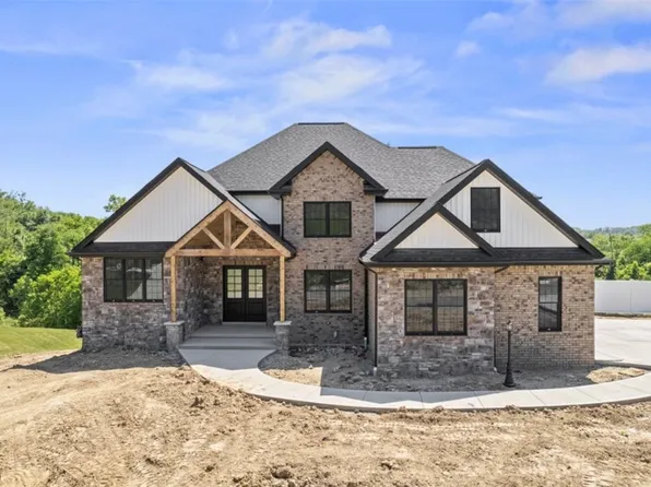 1072 Skyline Dr, Canonsburg, PA 15317