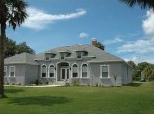 557 NE 8th Ave, Crystal River, FL 34428