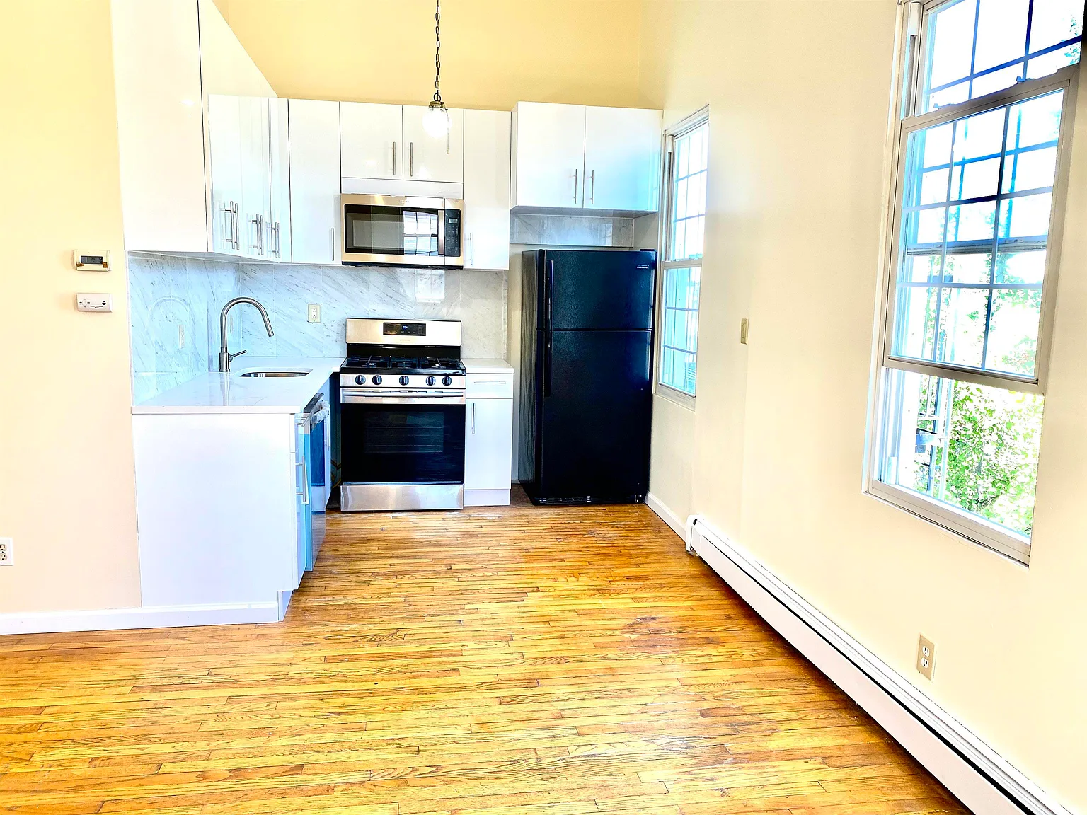 3 bed, 1.0 bath, $3,000 — Photo 4