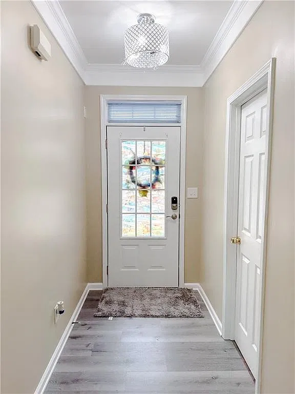 5 bed, 2.0 bath, 2926 sqft, $2,600 — Photo 3