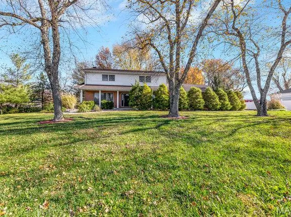 800 Hillcrest Dr, Sparta, IL 62286