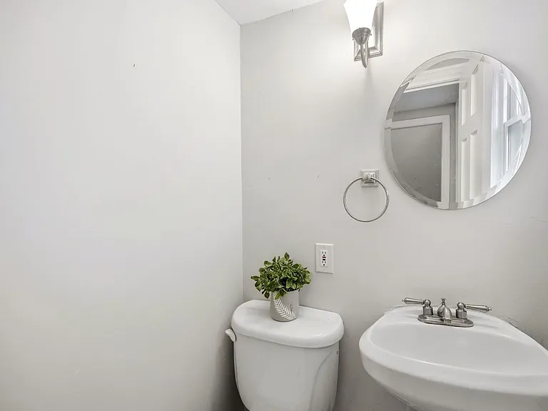 3889 Grenville Rd — Photo 16