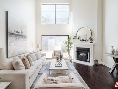 1633 S Bentley Ave APT 305, Los Angeles, CA, 90025