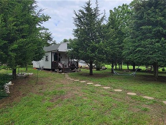 3rd image of 2428 Hackberry Rd