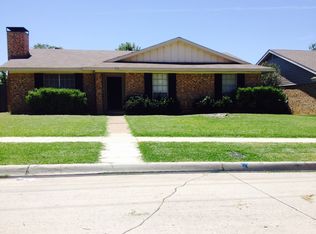 1018 Kingston Dr, Lewisville, TX 75067