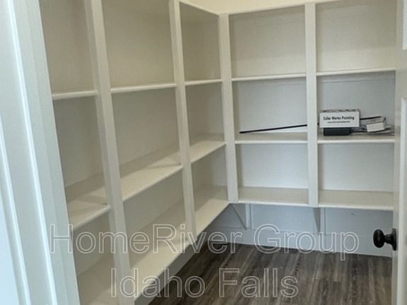 5th image of 3924 N Ventura Ave