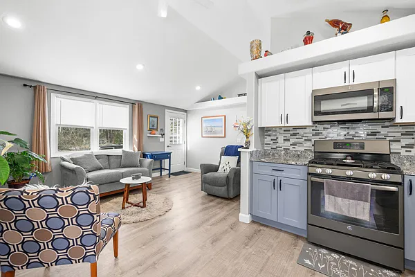 16 Hazelwood Rd — Photo 11