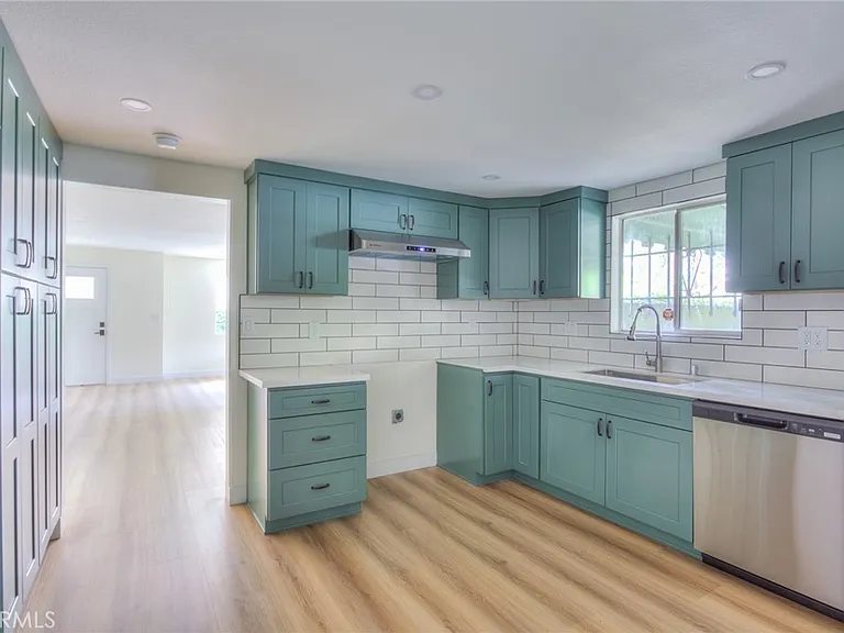 1032 S Golden W #A — Photo 9