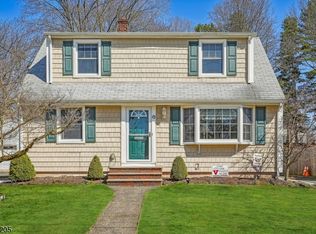 83 Lynwood Rd, Verona, NJ 07044