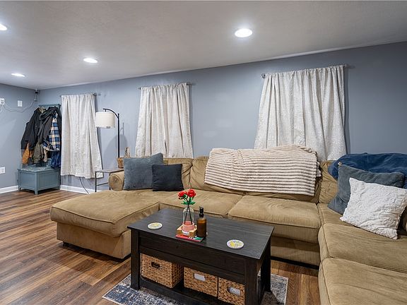 4th image of 26 Circle Dr