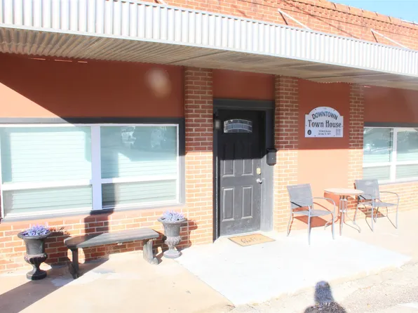 103 N Cherokee St, San Saba, TX 76877