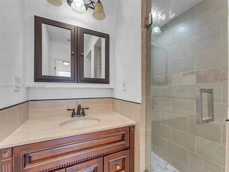 520 NW 32nd Pl #520 — Photo 27
