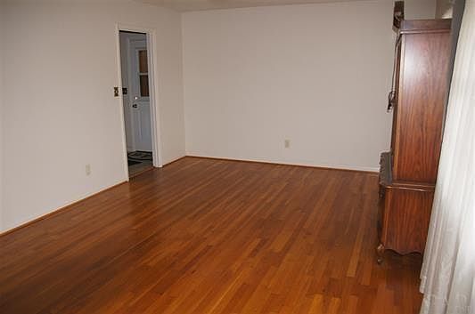 4th image of 3203 E Avery St