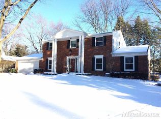883 Croydon Rd, Rochester Hills, MI 48309