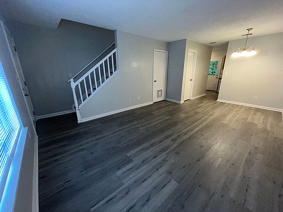 4th image of 3743 Oakwood Hills Dr #B