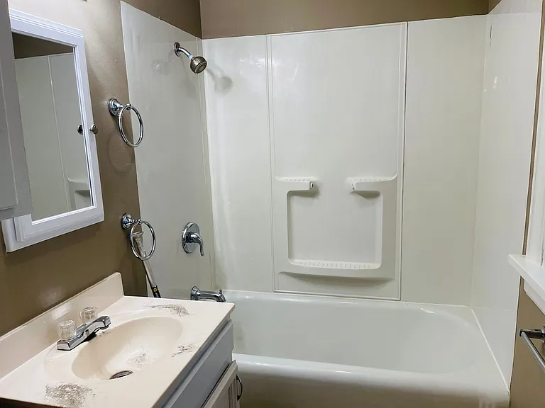 440 Lewis Ave — Photo 19
