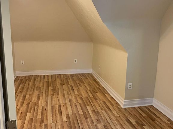 5th image of 218 S Saint Clair St #3