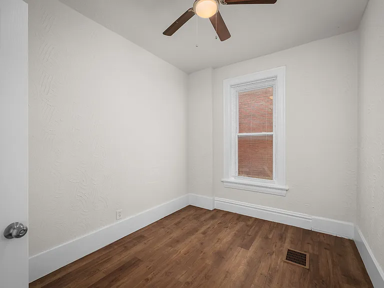 3822 S Compton Ave #3822 — Photo 5