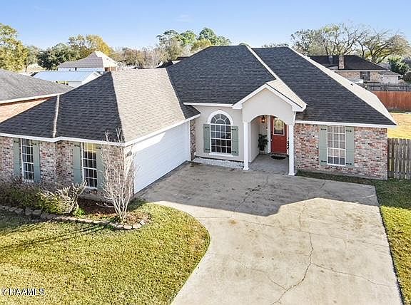 2nd image of 104 Willowview Dr