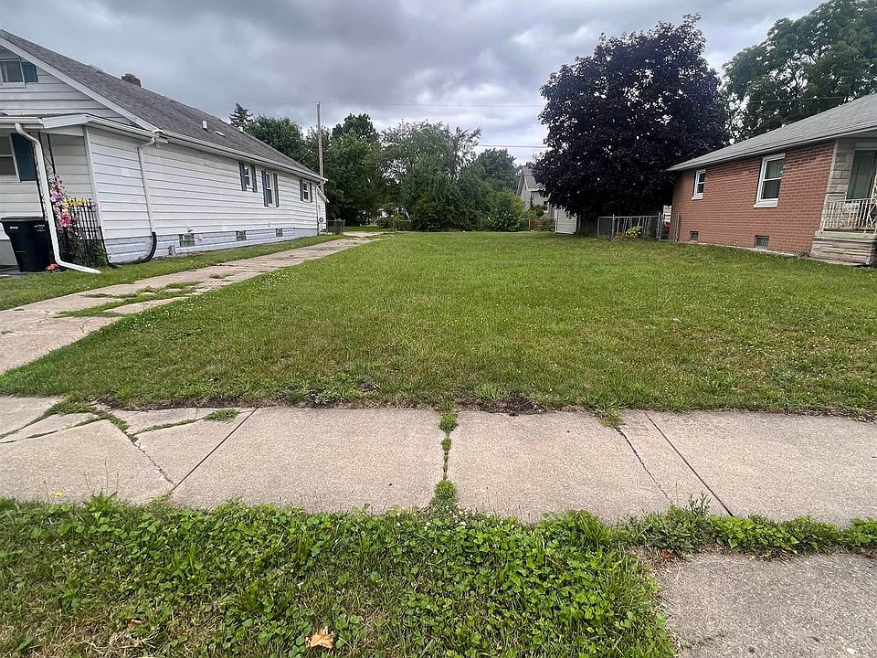 2nd image of 725 Camden St