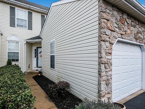 3rd image of 73 Wheatsheaff Ln