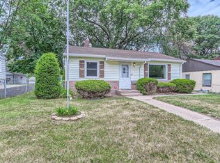 875 McKnight Rd N, Saint Paul, MN 55119