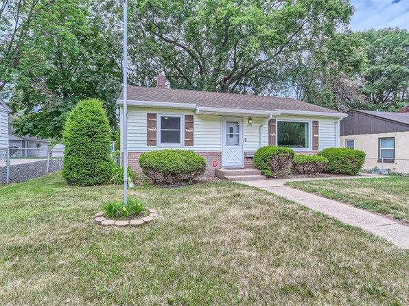 875 McKnight Rd N, Saint Paul, MN 55119