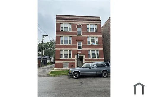 613 E 65th St Photo 1