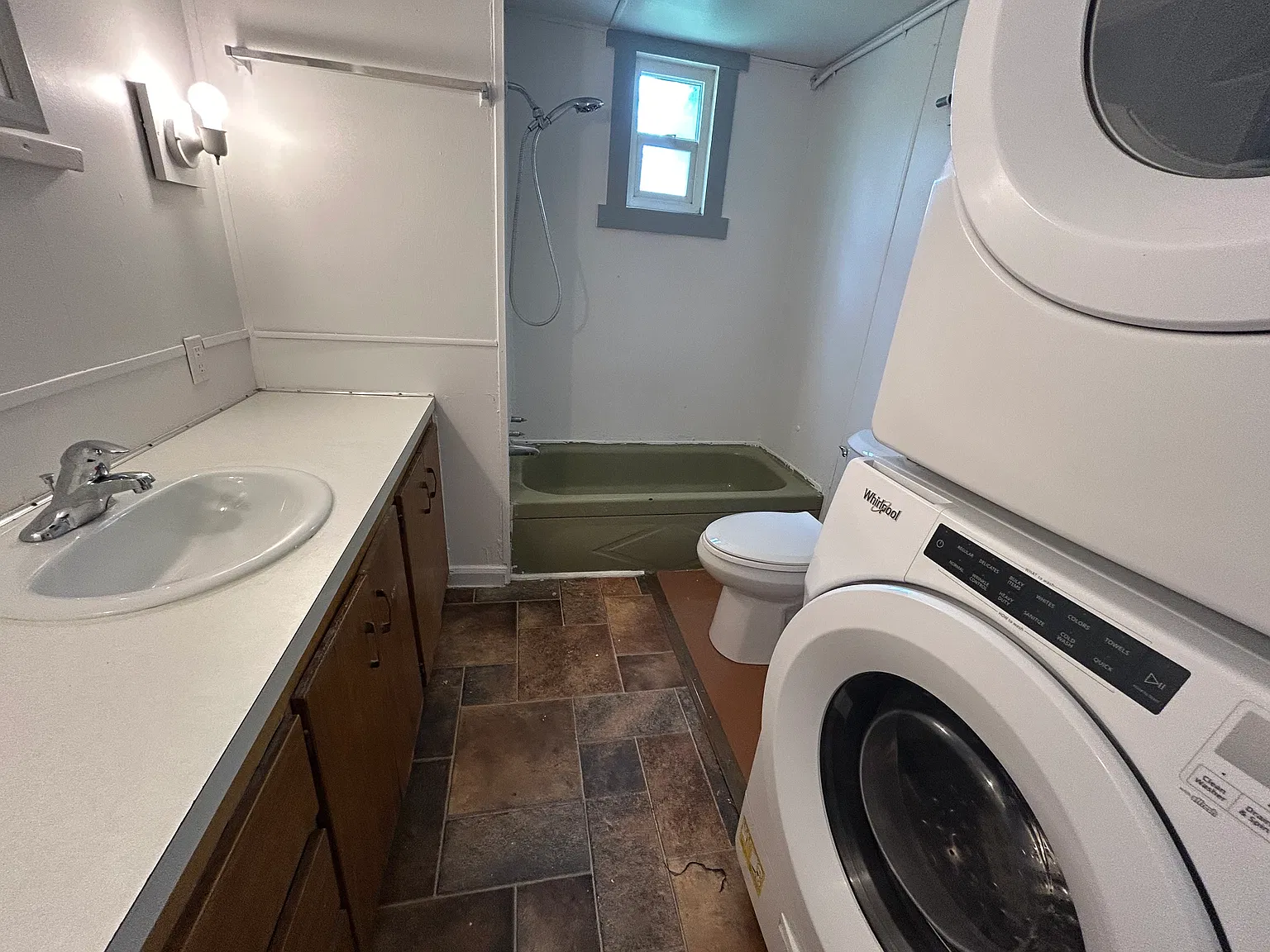 2 bed, $985 — Photo 2
