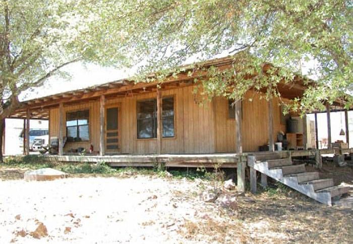 2BR/1BA Cabin On Five Ac