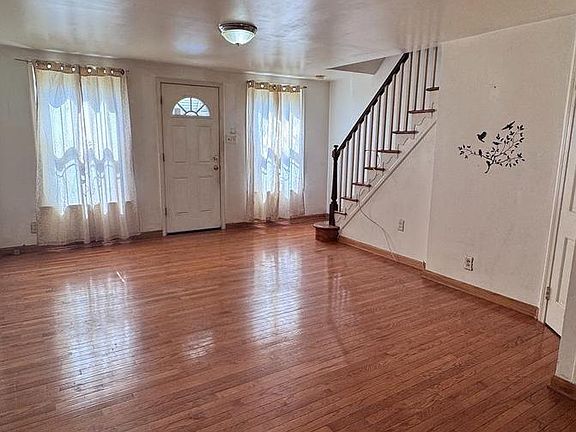 2nd image of 747 Landis St