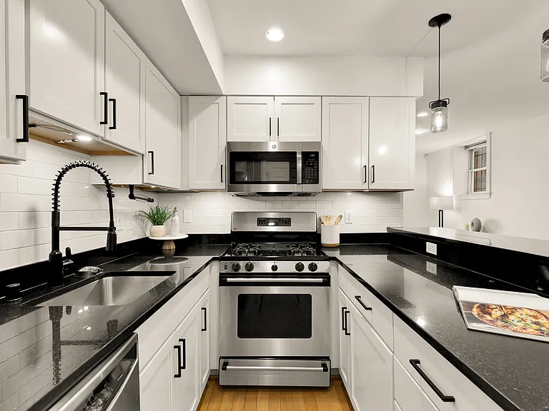 2432 Ontario Rd NW #1 — Photo 8