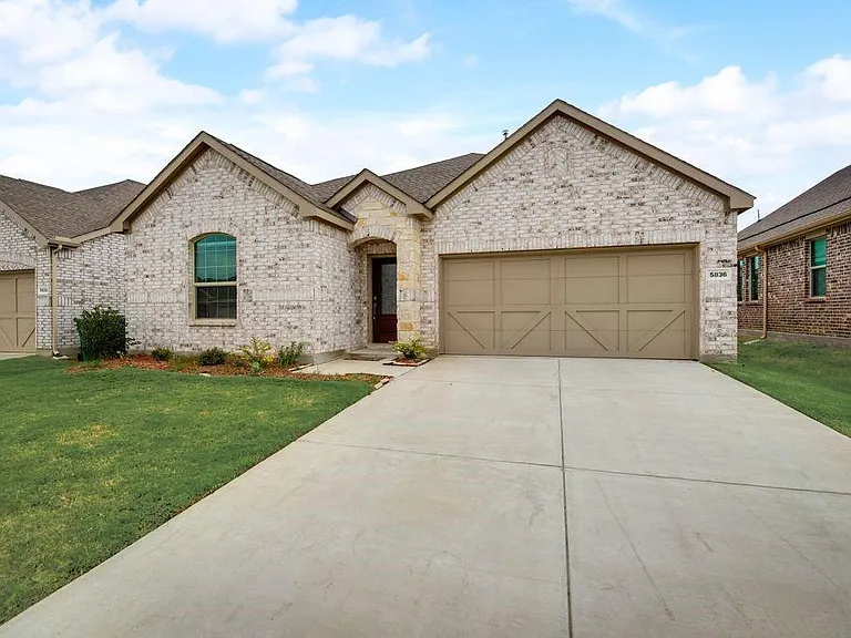 5836 Priory Dr — Photo 3