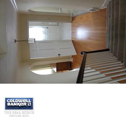 Large Welcoming Foyer