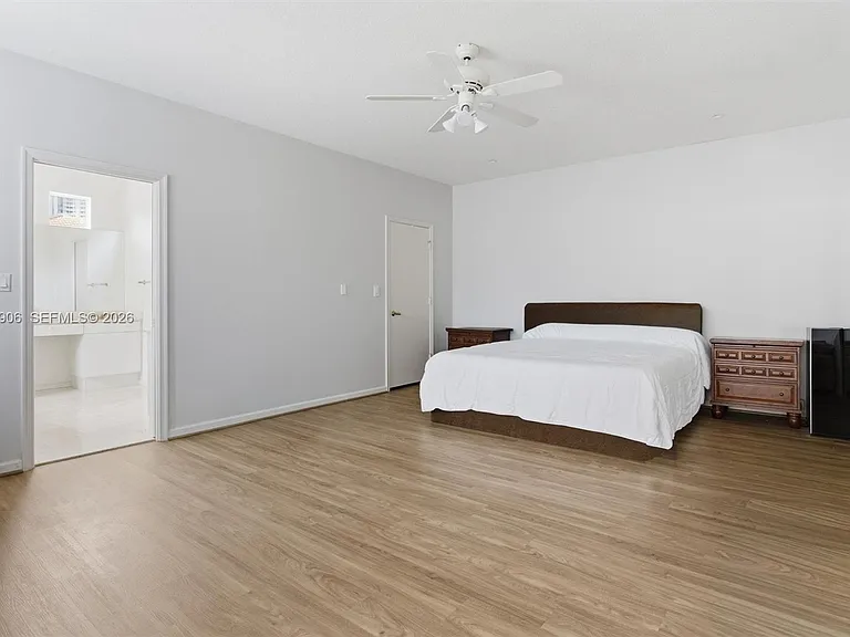 3722 NE 208th Ter — Photo 16