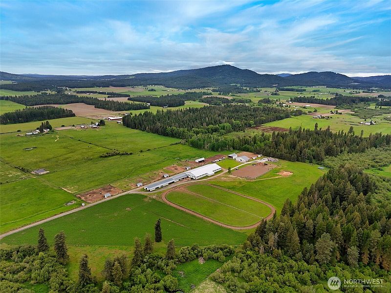 2nd image of 4988 Wallbridge Road