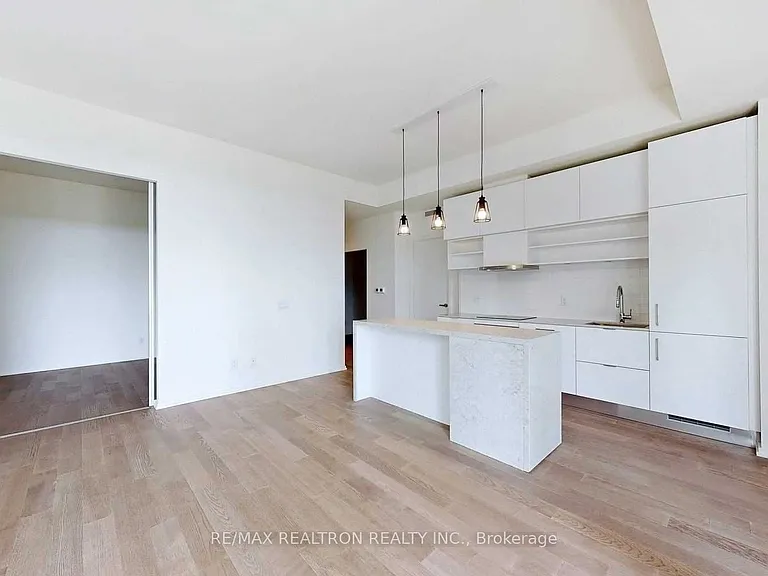 5 Soudan Ave #1628 — Photo 10