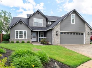 933 River Knoll Way, Springfield, OR 97477