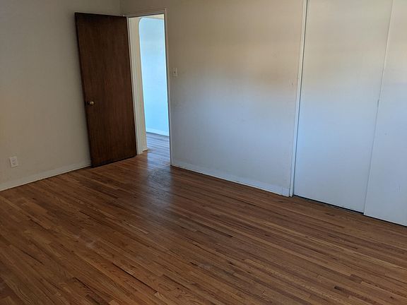 5th image of 1719 Solano Dr NE