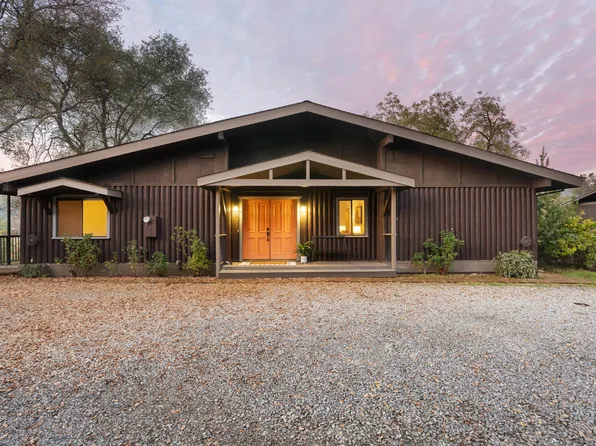 19606 Fish Hill Ln, Redding, CA 96003