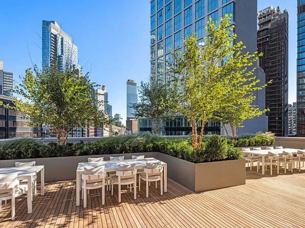 567 Fulton Street image 16 of 30