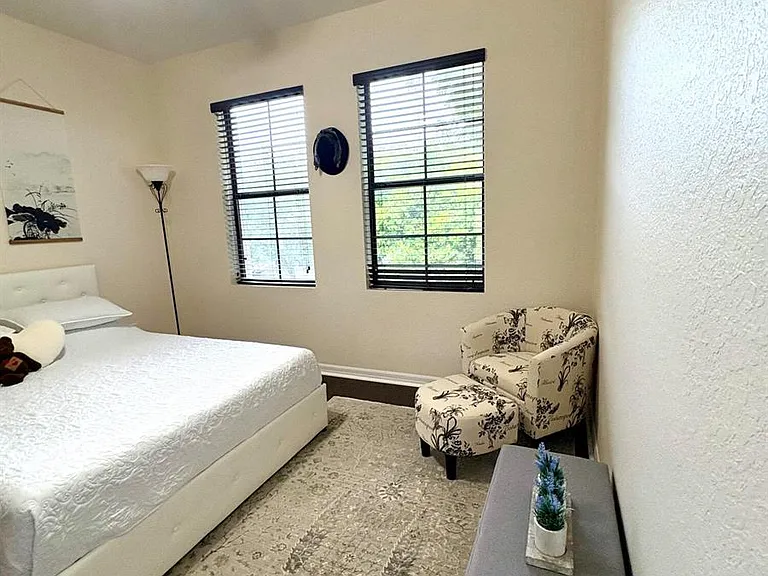 167 Gramercy Square Dr — Photo 5