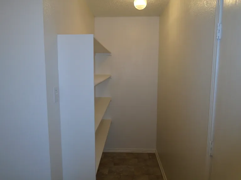 5008 Waterford Dr — Photo 10