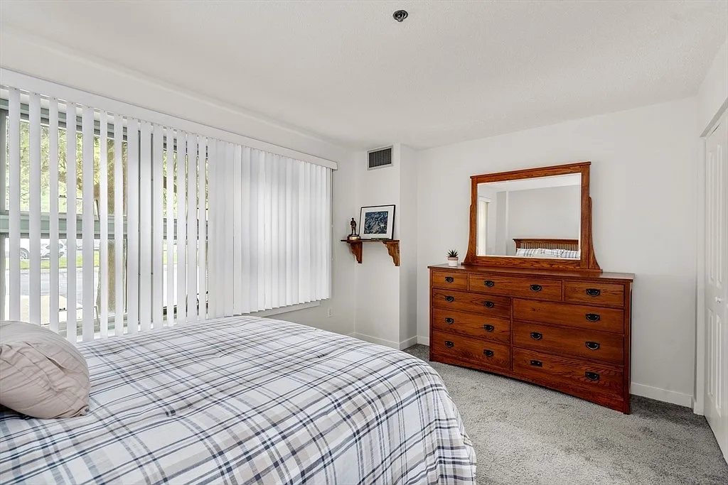 1 bed, 660 sqft, $2,200 — Photo 3